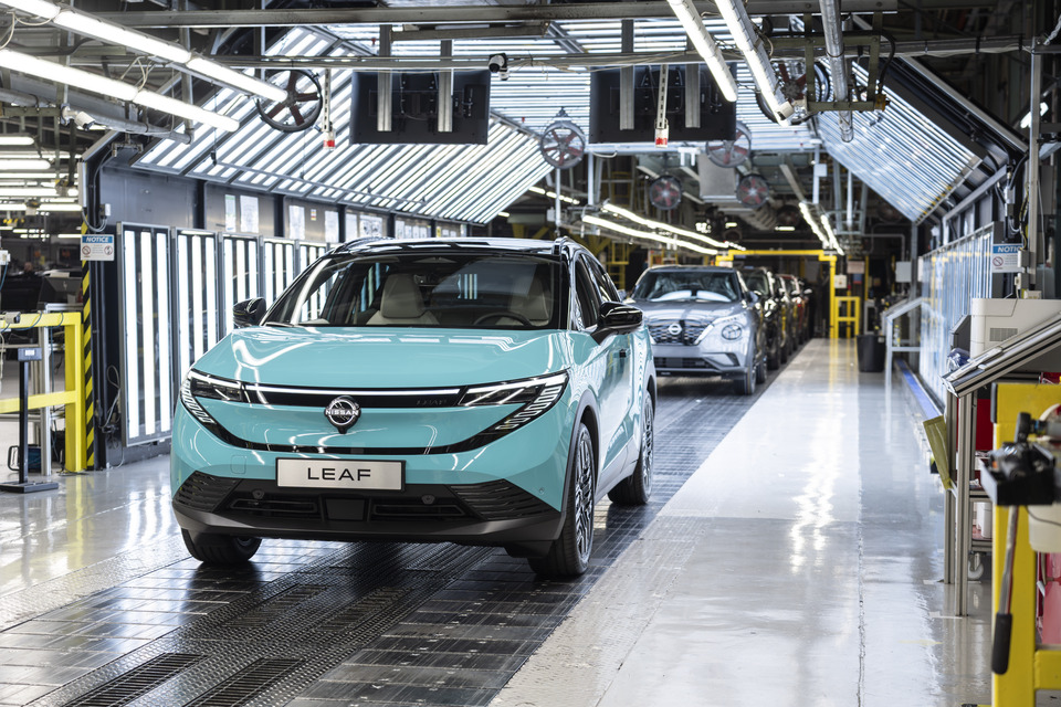 Nissan lança £450m a próxima geração de LEAF em grande voto de confiança na estratégia industrial do Reino Unido