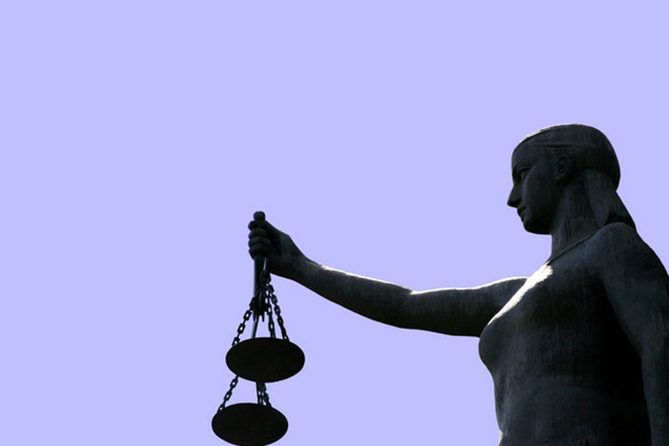 Tribunais difíceis de reprimir contra os reincidentes
