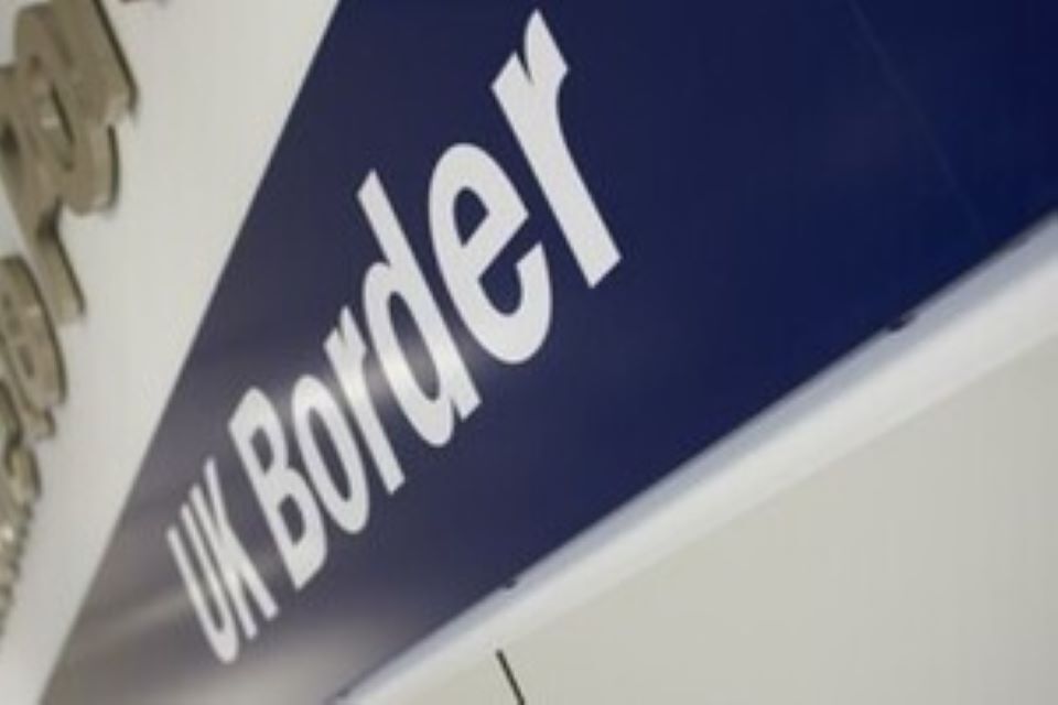 Imagem relacionada à notícia: O Reino Unido aprofunda a cooperação com a França sobre o contrabando de pessoas