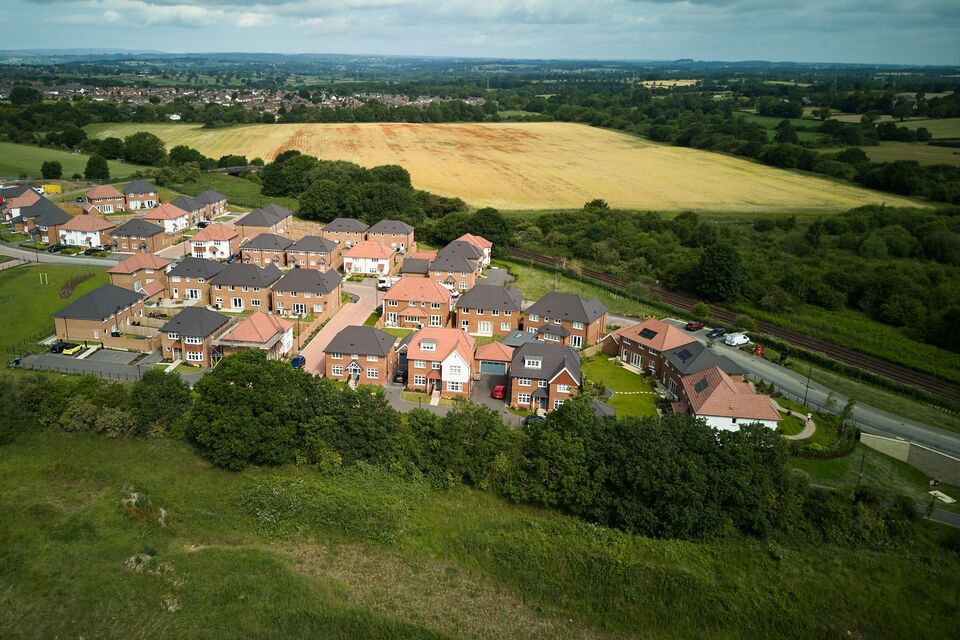Homes Inglaterra concorda com a facilidade de dívida de vários milhões de libras com Richborough