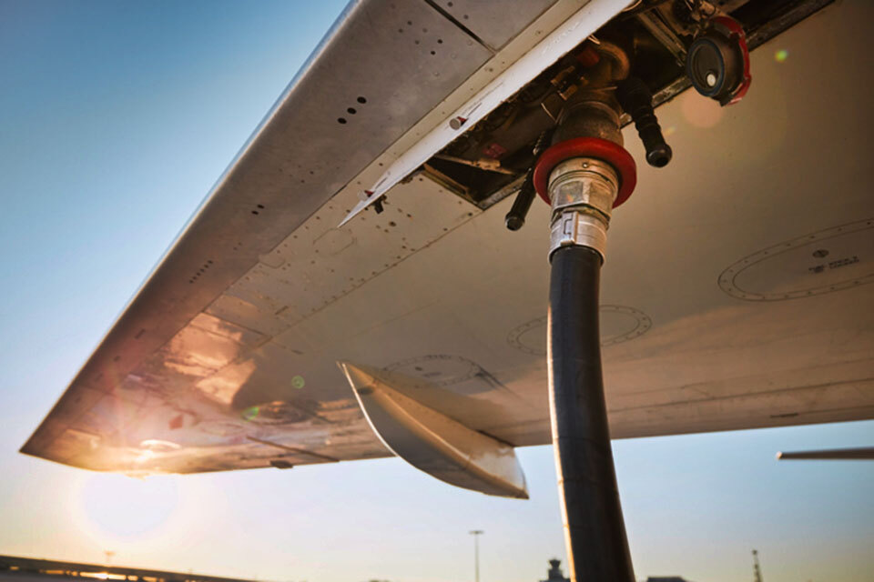 Imagem relacionada à notícia: O Reino Unido estabelece os próximos passos para ajudar a descarbonizar o setor da aviação