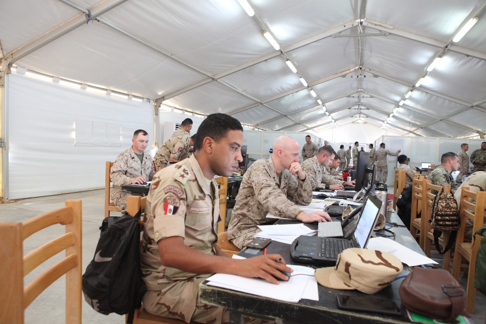 Imagem relacionada à notícia: Estrela brilhante 2025 Exercício Post de Comando Fortalece Parceria Egipcia-EUA e Preparação