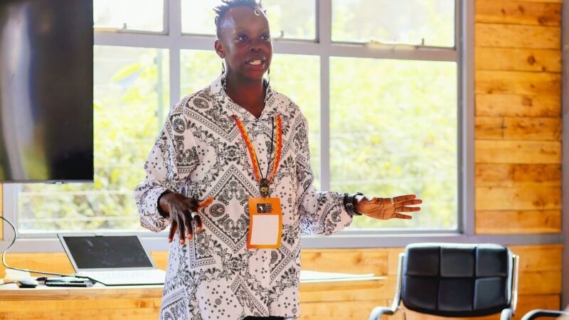 Imagem relacionada à notícia: Em conversa com o poeta e contador de histórias do Quênia Njeri Wangari
