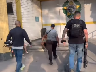 Mulher ligada ao CV é presa por ameaçar motoristas de app com proibição de circulação em Magé