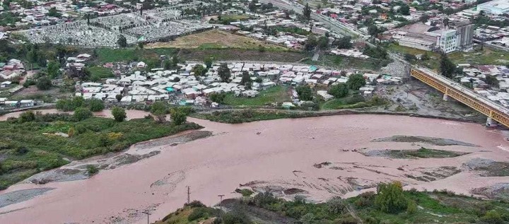 Talagante, inundada por el desborde del río Maipo en las afueras de Santiago de Chile.