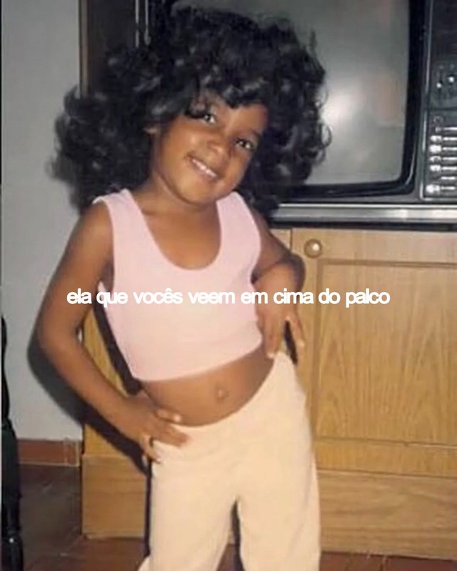 Reconhece? Famosos resgatam fotos da infância no Dia das Crianças