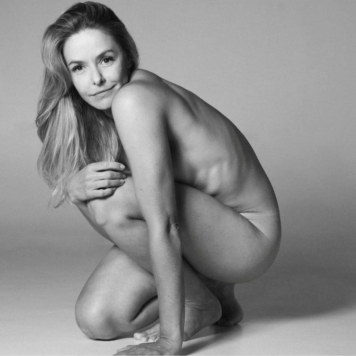 Bianca Rinaldi comemora 52 anos com foto nua nas redes sociais