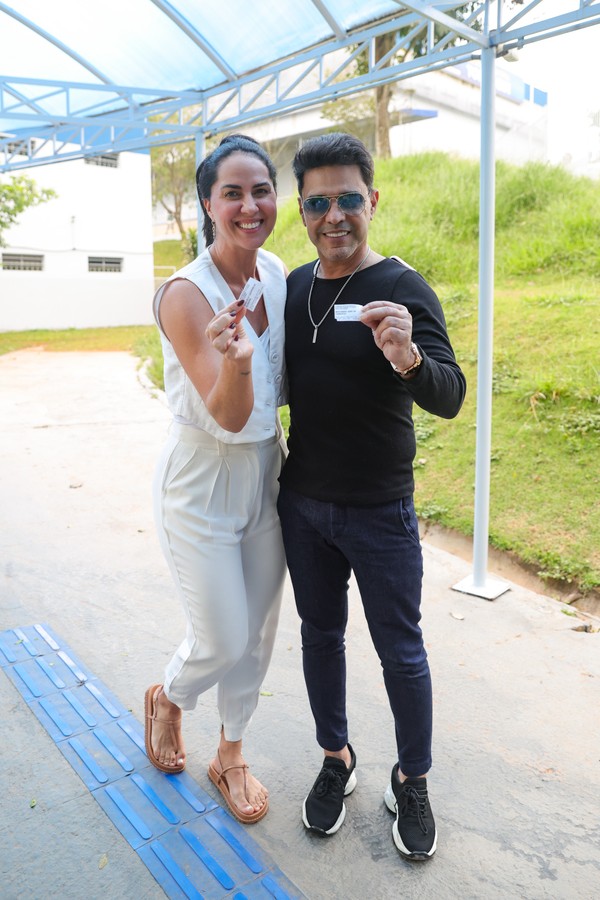 Famosos vão às urnas no 1º turno das Eleições 2026; veja fotos