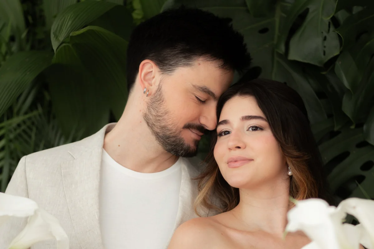 Felipe Neto se casa com Juliane Carvalho; veja fotos