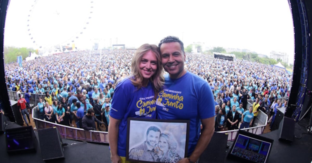 Renato e Cristiane Cardoso apresentam ao vivo a Caminhada do Amor neste sábado (24)