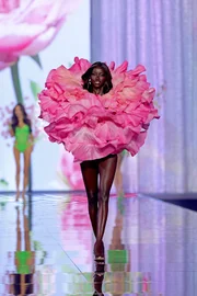 Kylie Jenner impulsiona streams de Jade após desfile da Victoria's Secret