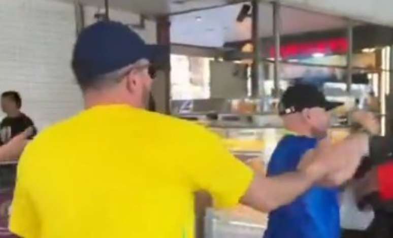Quem é Mariana, que foi agredida por bolsonarista no metrô de São Paulo