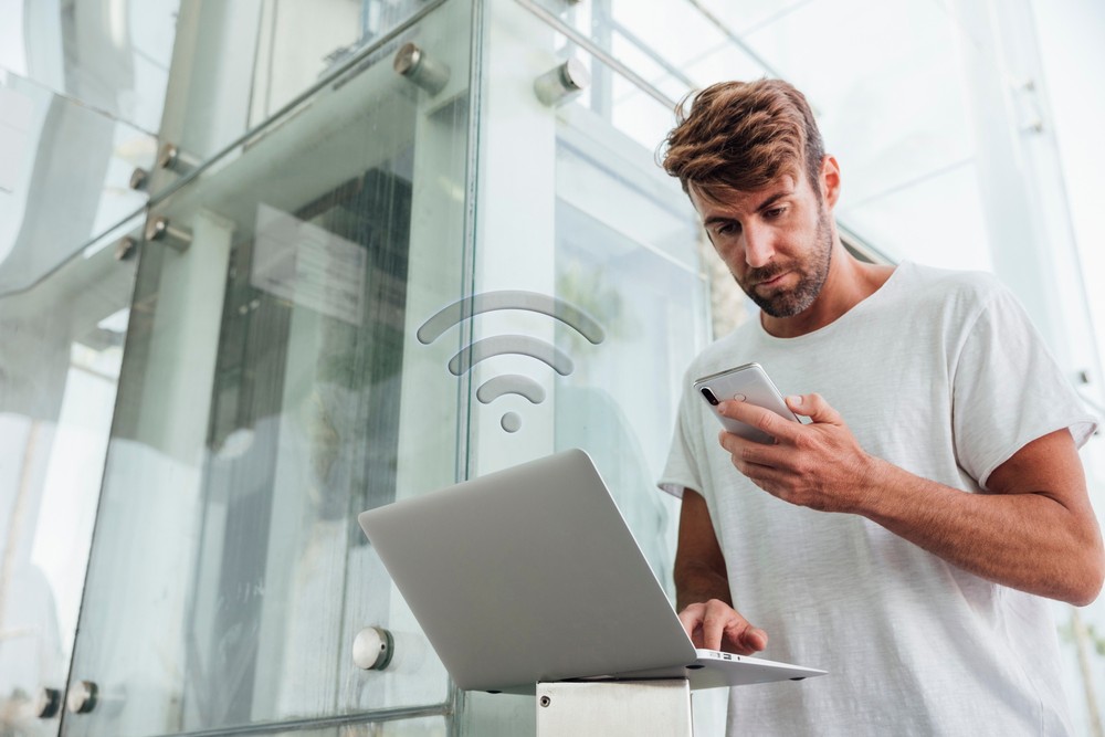 Seu Wi-Fi pode estar pior por causa de hábitos simples. Veja os erros mais comuns que podem afetar a velocidade, a cobertura e a segurança da sua rede. — Foto: Reprodução/Magnific