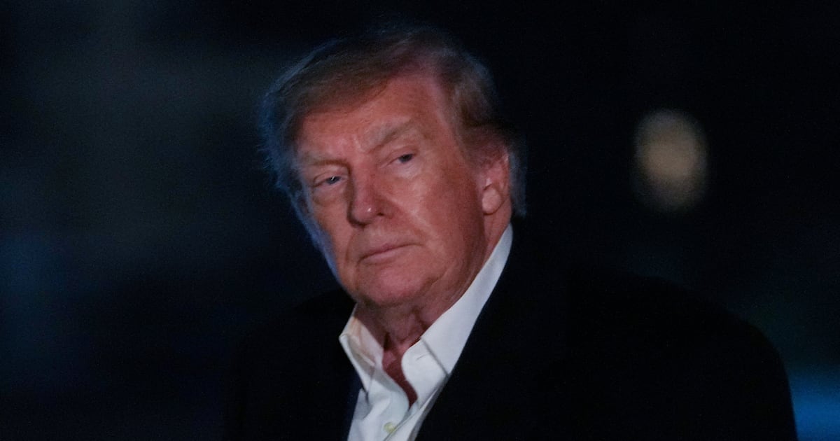 Trump diz que ‘não há negociações’ com o Irã e antecipa que ‘algo vai acontecer’ em breve