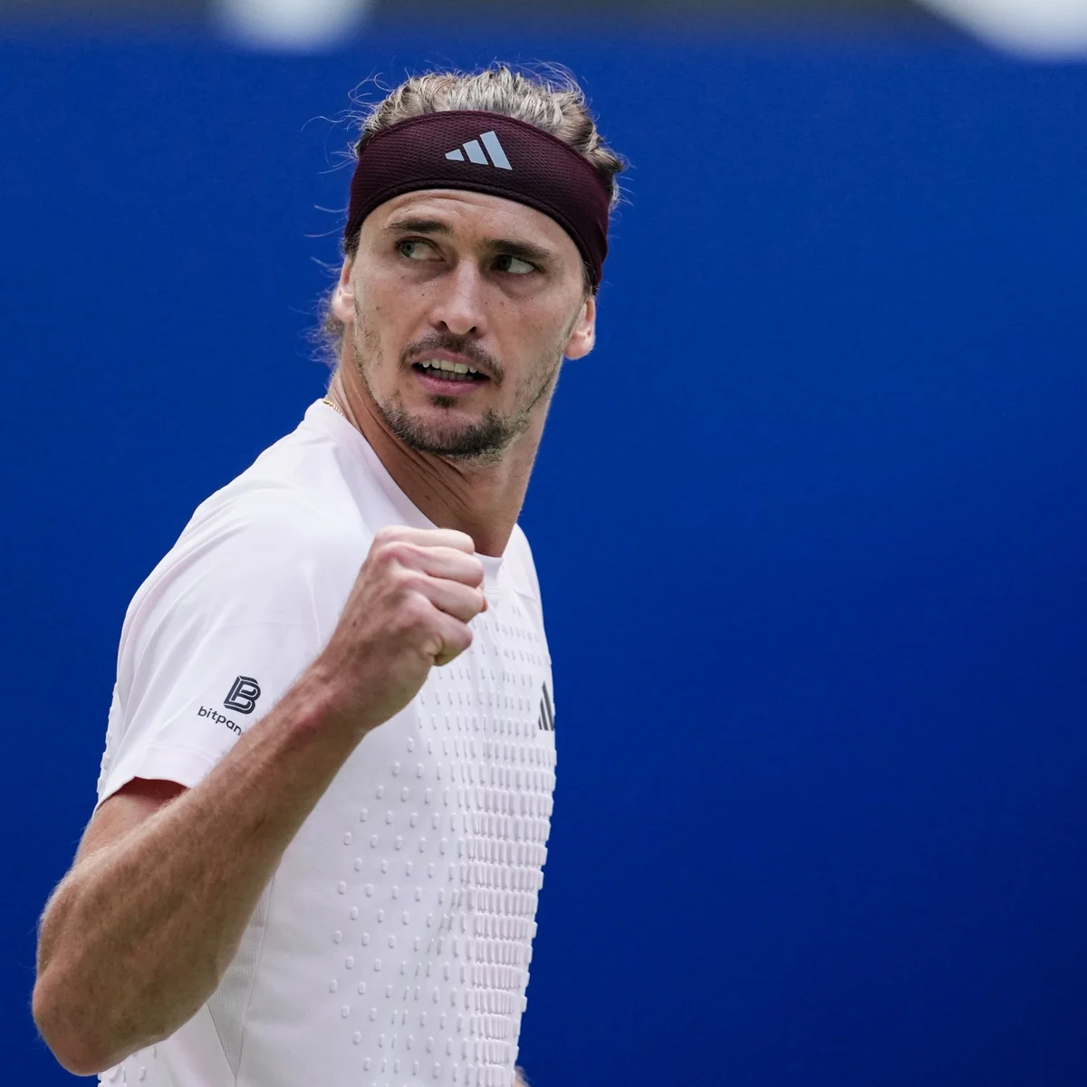 Derrota de Alcaraz garante Zverev como número 1 do ranking mundial em 2026