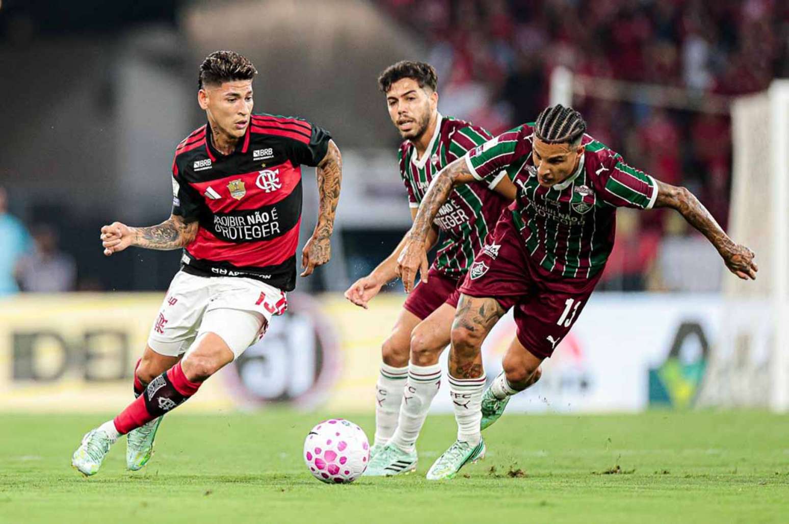 Fla-Flu teve muitas reclama&ccedil;&otilde;es contra a arbitragem &ndash;