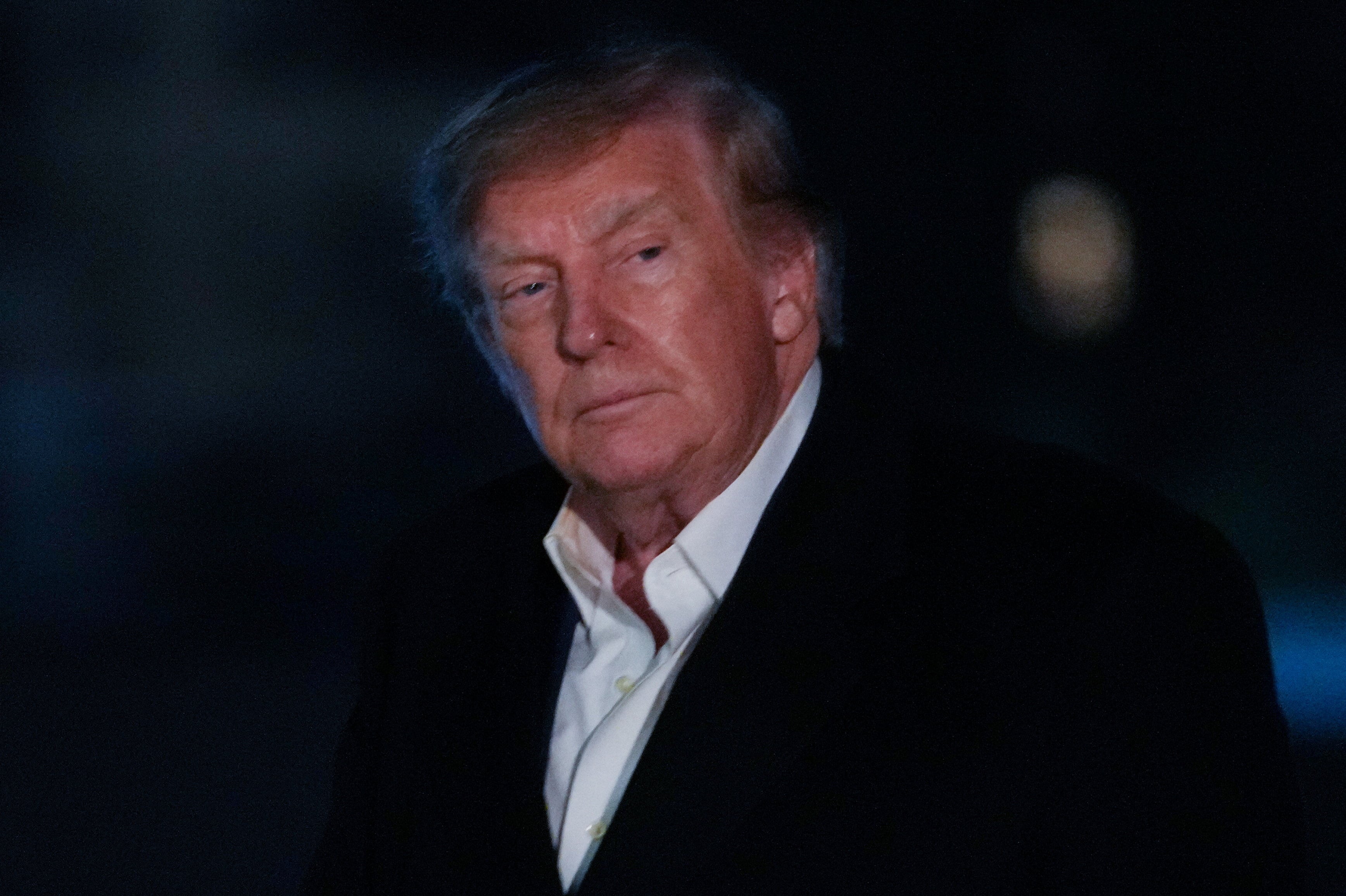 Trump diz que ‘não há negociações’ com o Irã e antecipa que ‘algo vai acontecer’ em breve
