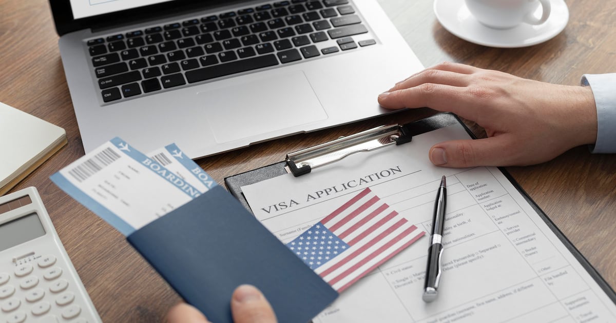 Brasileiro pode ter que pagar mais de uma vez taxa de quase R$ 1.000 de visto americano