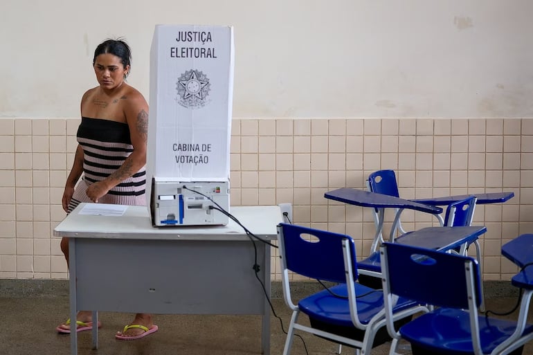 Prorrogação da votação pode ser contestada e levar a pedido de anulação, diz advogado