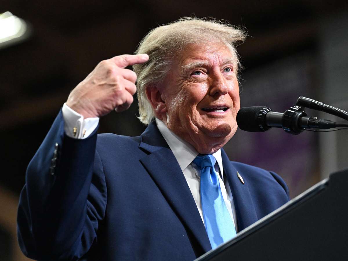 Trump ordena que atirador que matou 13 pessoas no Texas seja executado por fuzilamento