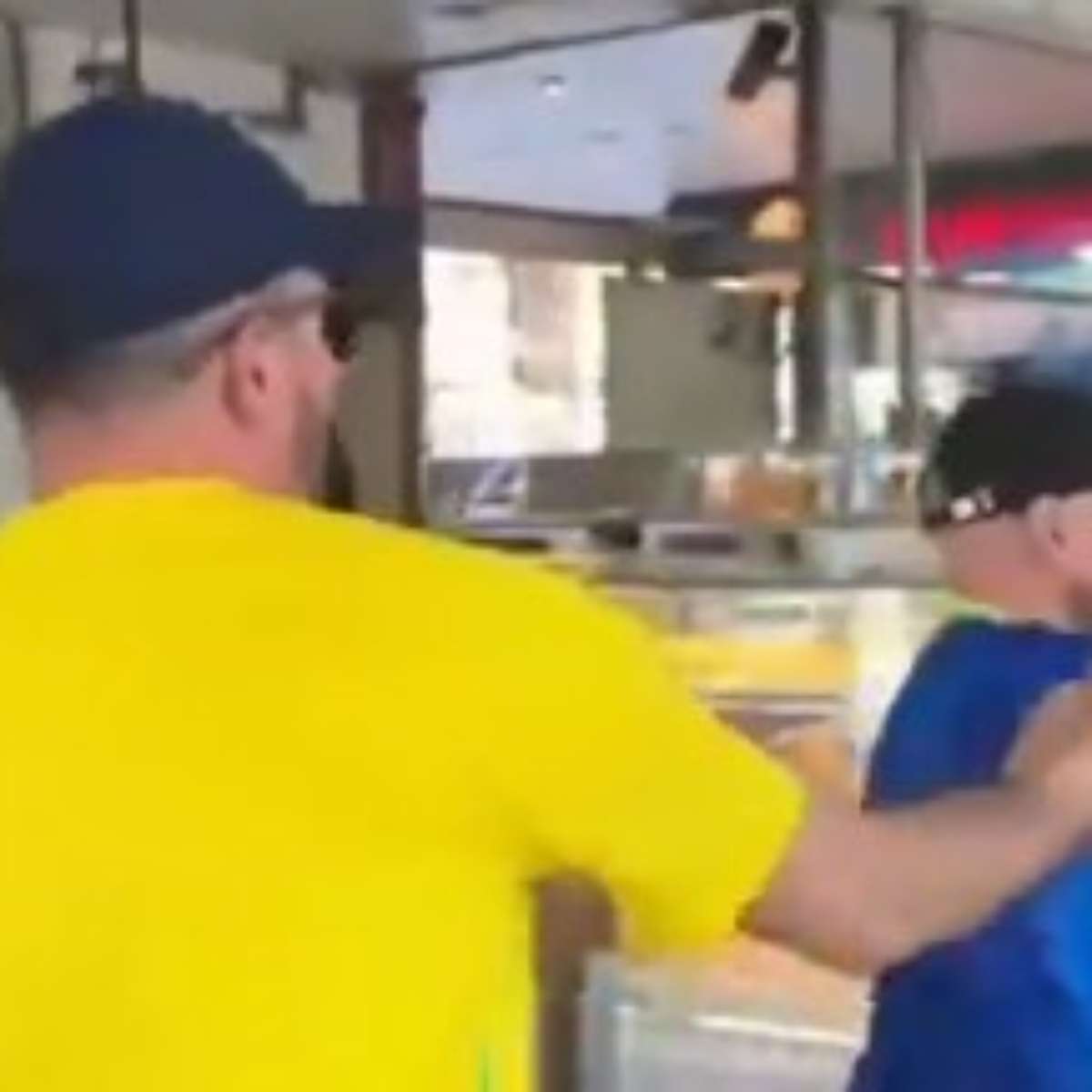 Quem é Mariana, que foi agredida por bolsonarista no metrô de São Paulo