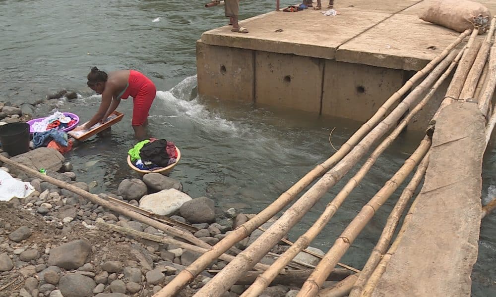 A obra da ponte de Lembá foi lançada sem estudos geotécnicos por isso 1 ano de atraso