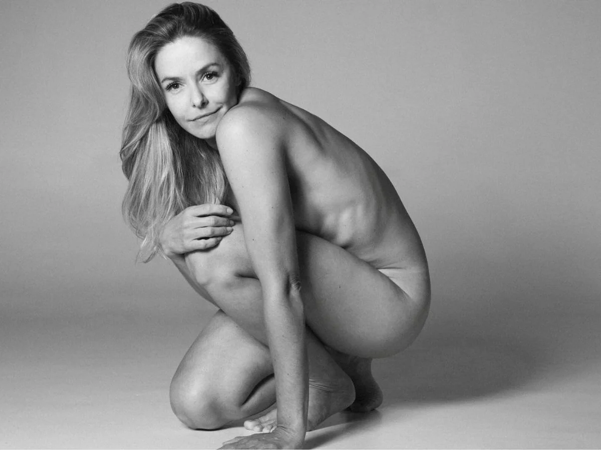 Bianca Rinaldi comemora 52 anos com foto nua nas redes sociais