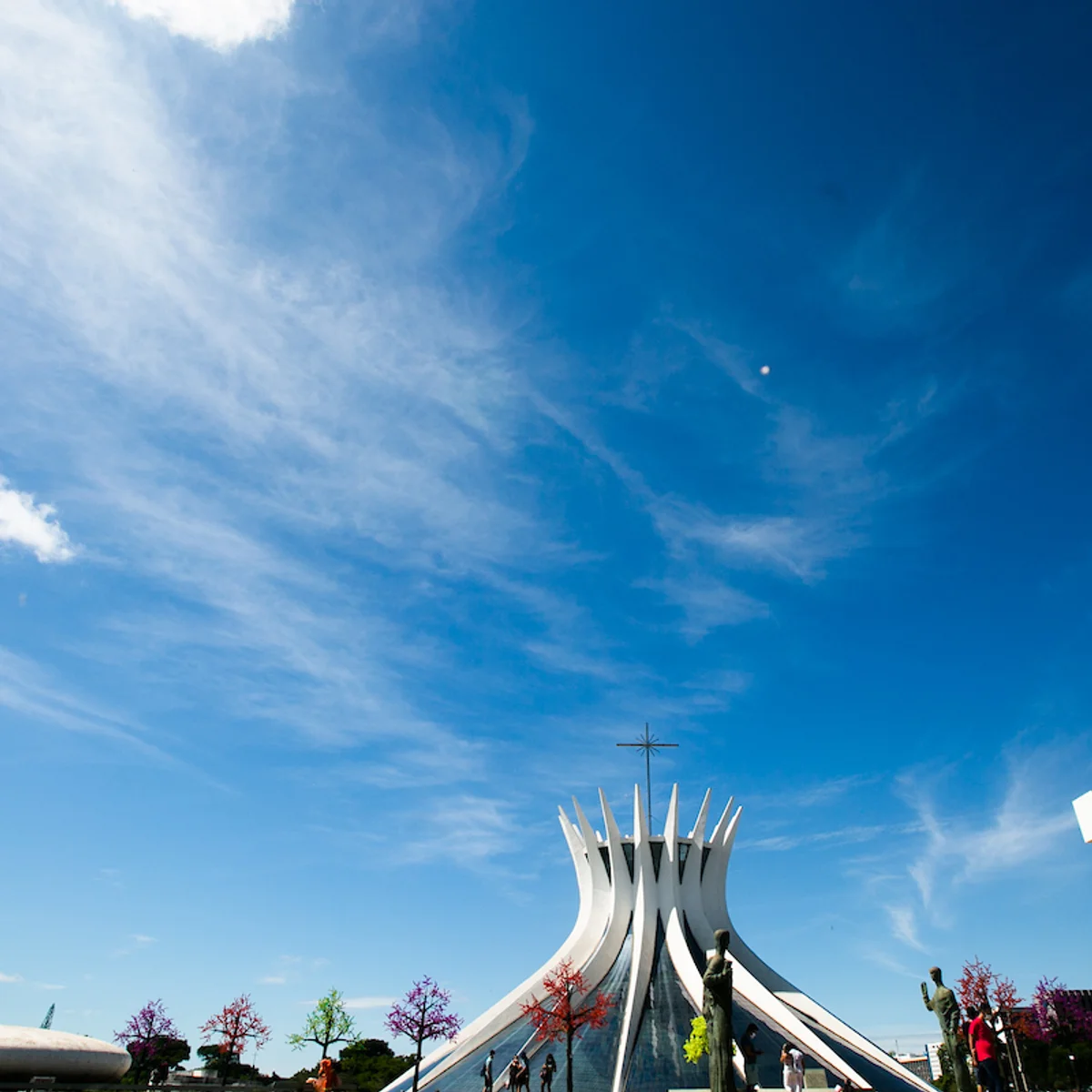 Feriado desta segunda-feira (12/10) no DF será de sol e muitas nuvens