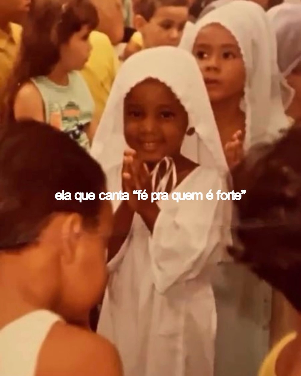 IZA na infância — Foto: Reprodução/Instagram