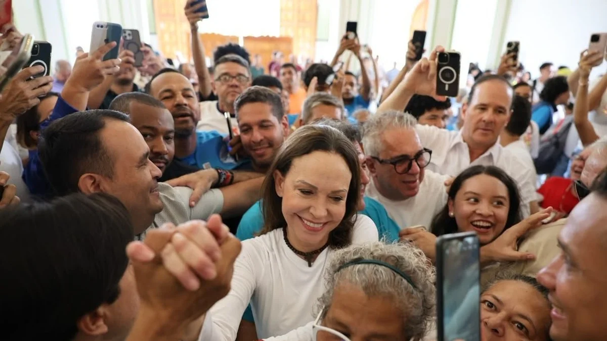 Líder da oposição, María Corina retorna à Venezuela após exílio no Panamá