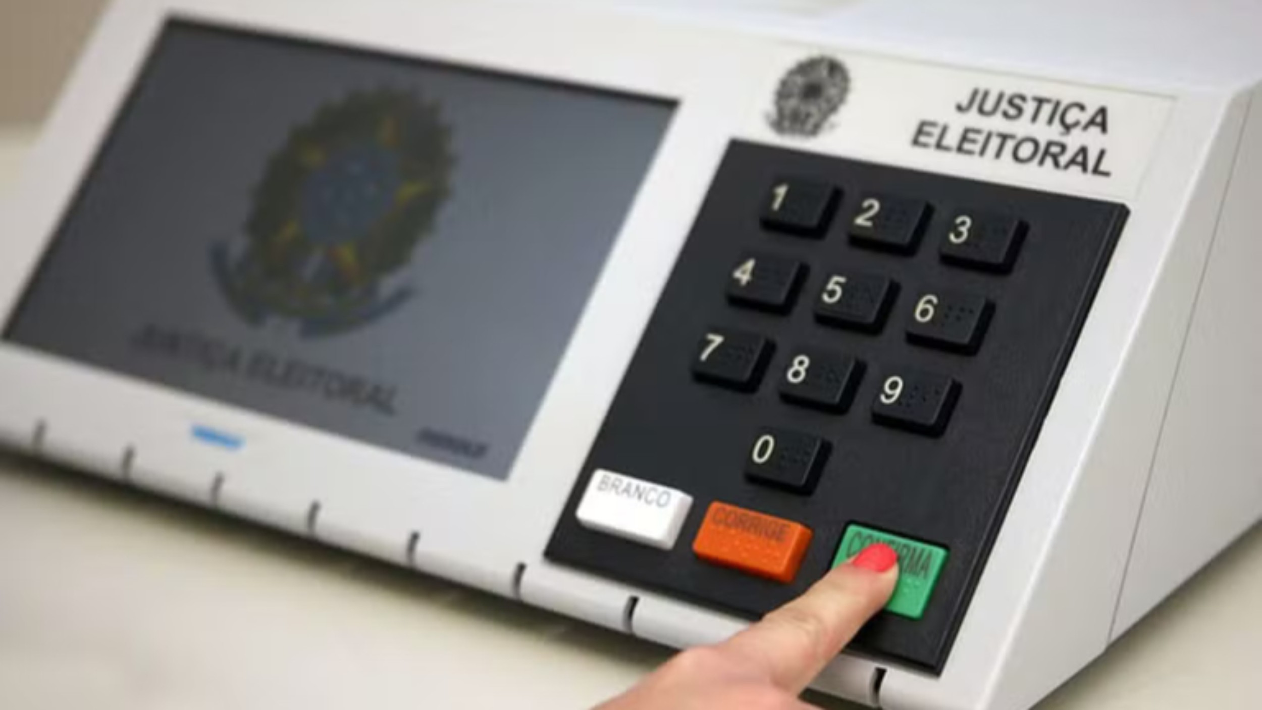 TSE pausa divulgação de resultados da eleição com 0,25% das urnas apuradas após Zanin estender votação até as 19h