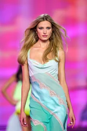 Kylie Jenner impulsiona streams de Jade após desfile da Victoria's Secret